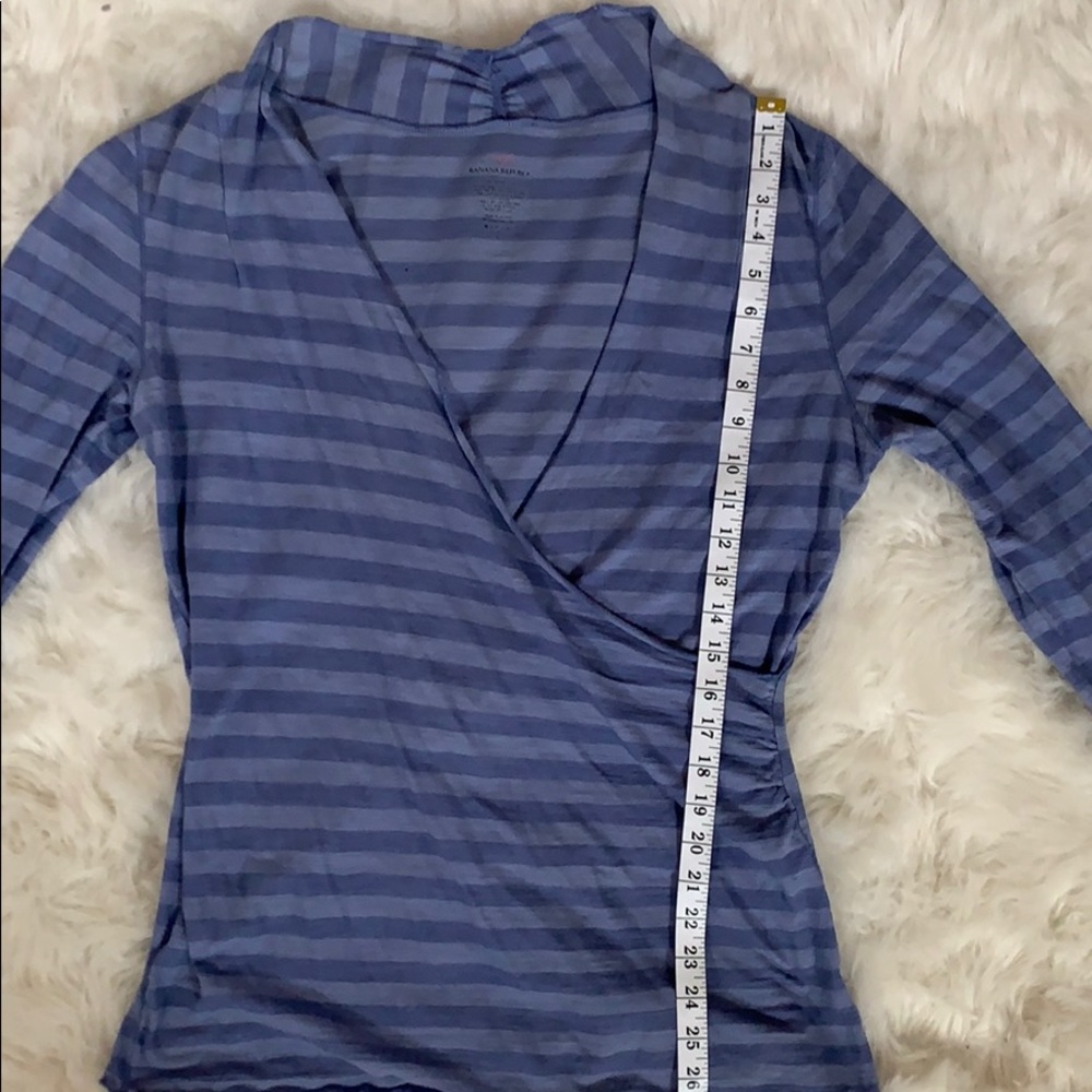Banana Republic long sleeve top. - Picture 2 of 7